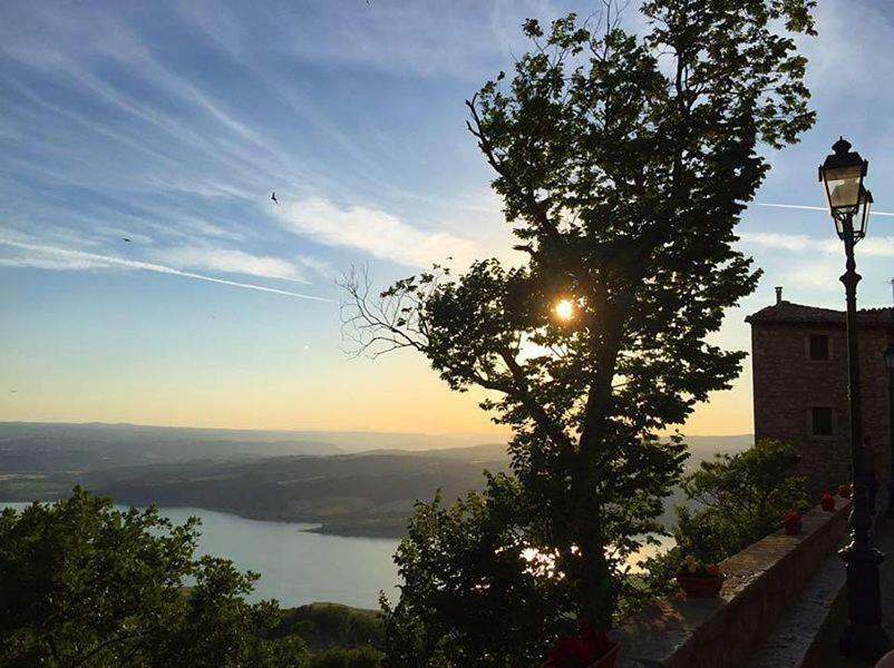 Civitella Del Lago Le Casette Di Civitella La Casa Di Nonna Giulia מראה חיצוני תמונה